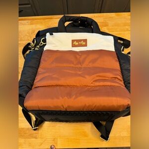 Itzy ritzy dream convertible diaper bag